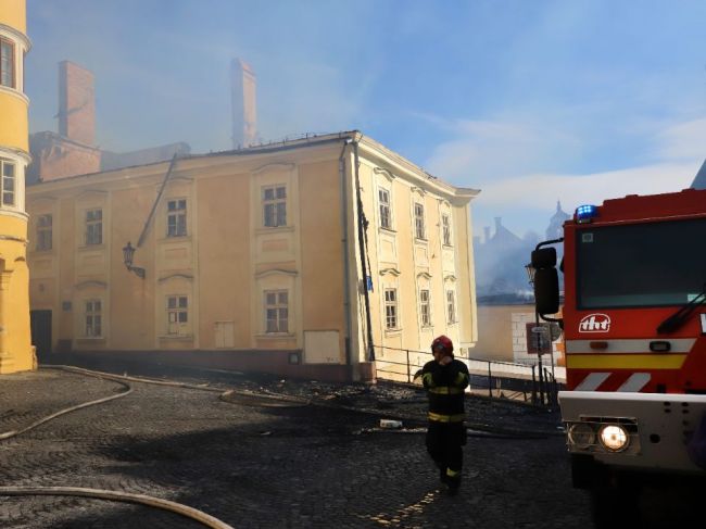 Politici vyjadrili ľútosť nad požiarom v Banskej Štiavnici, ocenili pomáhajúcich