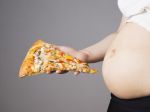 Prejedanie počas tehotenstva ovplyvňuje mozog dieťaťa. Následky sú na celý život