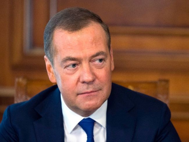 Medvedev tvrdí, že Rusko tento rok vyrobí 1500 tankov