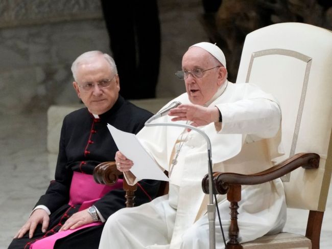 Pápež rozšíril opatrenia na boj proti zneužívaniu v cirkvi