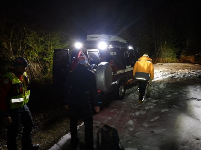 Horská záchranná služba informuje o nočnom pátraní, hliadku informovali príbuzní turistov