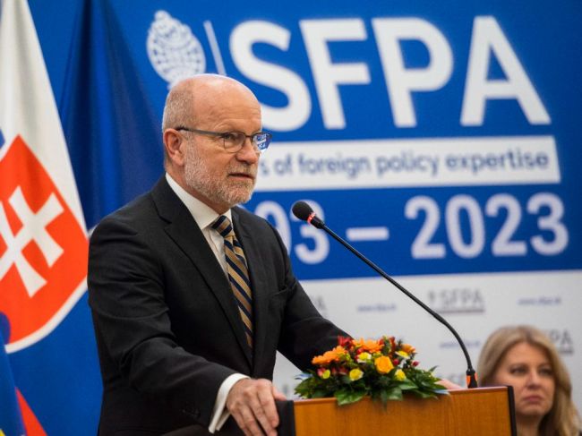 Káčer diskutoval so šéfkou Centra OECD o zručnostiach a trhu práce