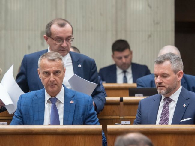 Hlas-SD vyzýva Hegera a Vlčana, aby priniesli riešenia na zdražovanie potravín
