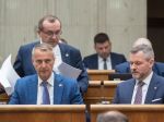 Hlas-SD vyzýva Hegera a Vlčana, aby priniesli riešenia na zdražovanie potravín