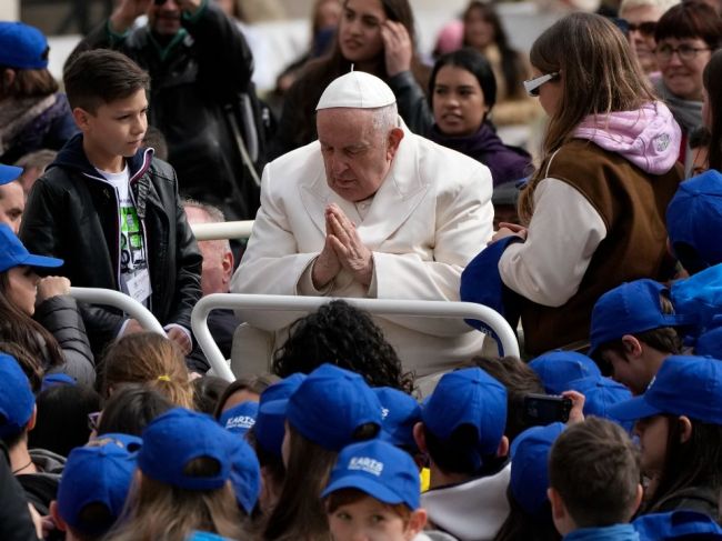 Pápež František: Mier musí byť najvyšším  cieľom
