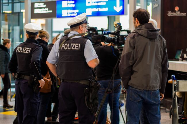 Na letisku vo Frankfurte našli mŕtve telá muža a ženy