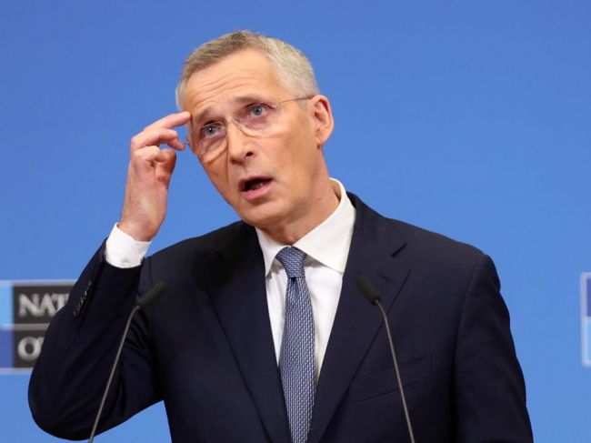 Stoltenberg: Summit NATO by mal odobriť dve percentá na obranu ako nutné minimum