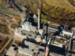 Nehoda vo fabrike na spracovanie dreva: Na mieste zasahovali leteckí záchranári