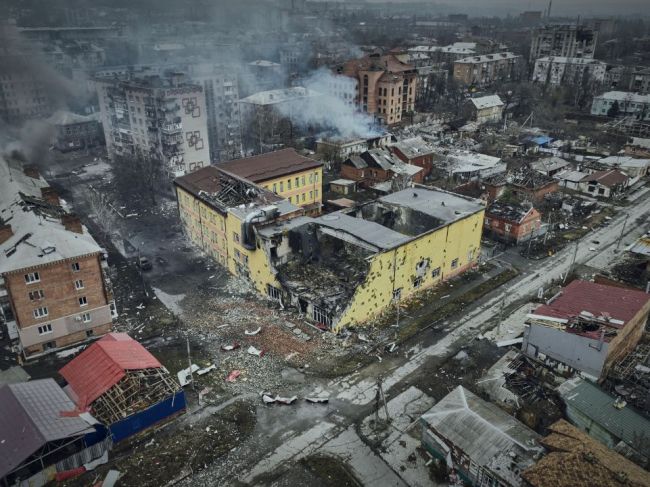 Ruské sily ohrozujú únikovú trasu z Bachmutu