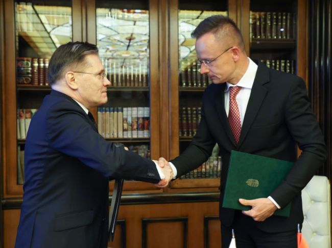 Maďarsko podpísalo nové dohody o dodávkach ruských energií