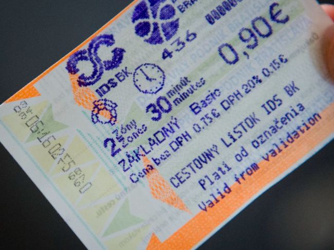 Zmena v hromadnej doprave: Jeden lístok by mal platiť na všetky prostriedky verejnej dopravy