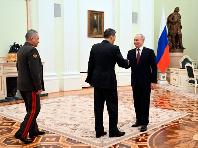 Putin ocenil rozvoj vojenskej spolupráce s Čínou