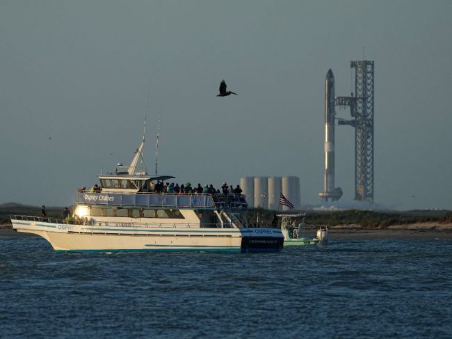 Spoločnosť SpaceX odložila štart najsilnejšej rakety v dejinách