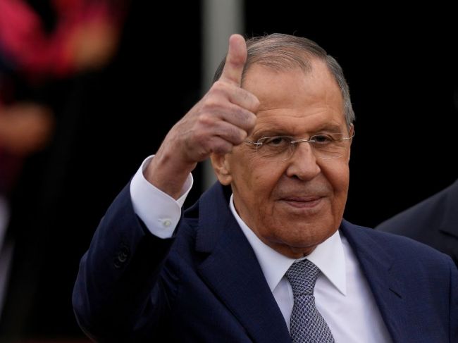 Lavrov je v Brazílii, rokovania si pochvaľuje ako srdečné