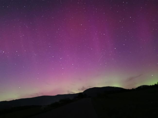 Na Slovensku bolo možné pozorovať polárnu žiaru