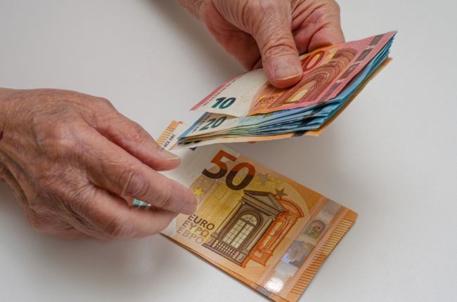Zvýši sa minimálny dôchodok, poberať ho bude viac dôchodcov