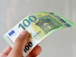 Tieto domácnosti dostanú príspevok 100 eur