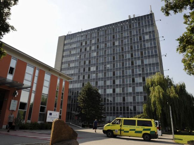 Stav dvojice mužov z Bane Nováky hospitalizovaných v nemocnici v Šaci sa zlepšil