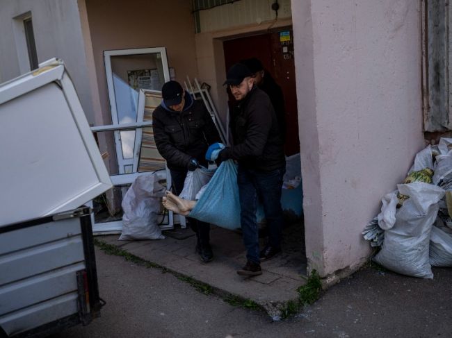 Počet obetí po vlne ruských raketových útokov na Ukrajine stúpol na najmenej 21