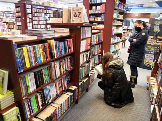 Výnimky z 10 % DPH na knihy, brožúry či tlačoviny by sa mohli zrušiť