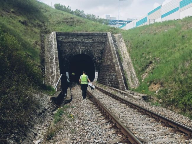 V železničnom tuneli našli usmrtenú osobu