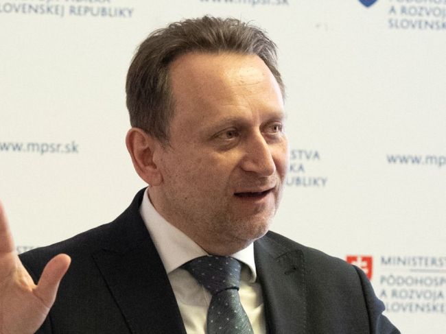 Koalícia chce od Vlčana vysvetlenia aj vzdanie sa nároku na dotáciu