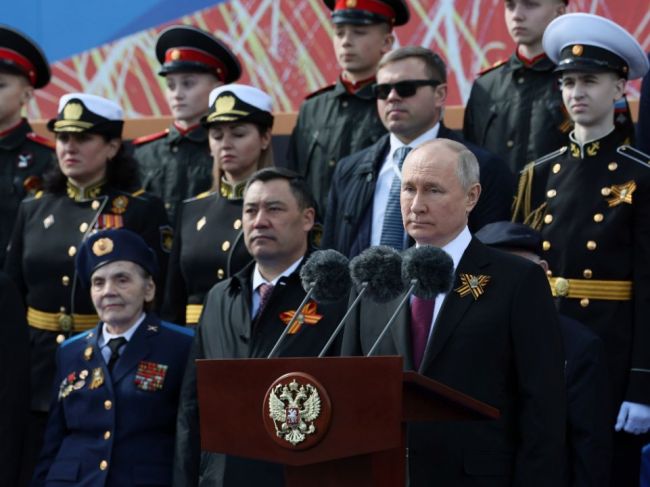 Putin na Deň víťazstva gratuloval veliteľom "špeciálnej vojenskej operácie"
