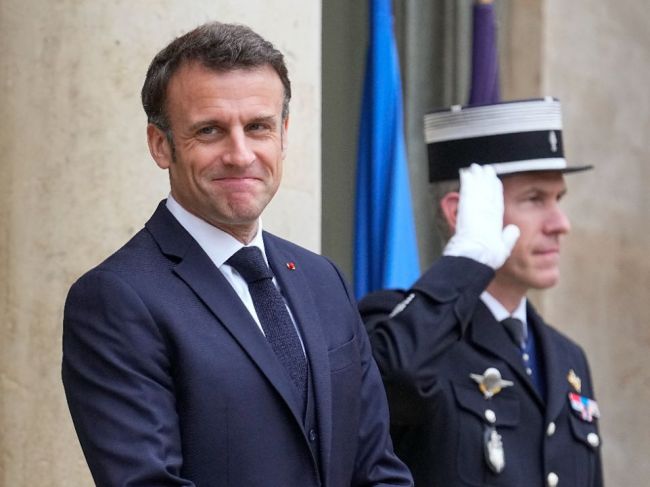 Slovensko navštívi francúzsky prezident Emmanuel Macron, privíta ho prezidentka