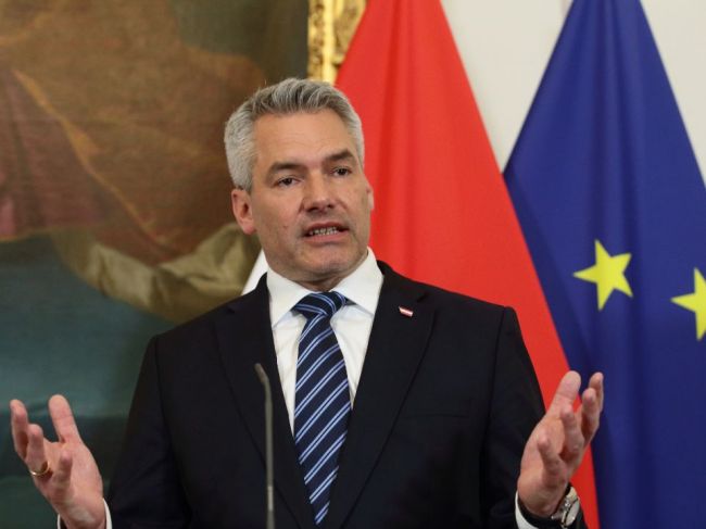 Rakúska vláda zvažuje mimoriadne zdanenie energetických firiem