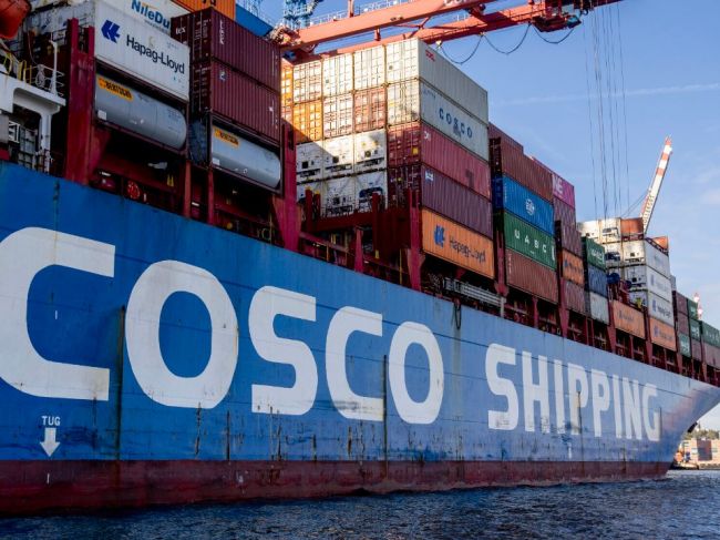 Nemecká vláda schválila kontroverzný čínsky podiel v hamburskom prístave