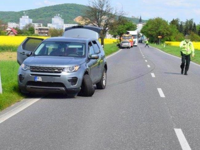 Opitá vodička spôsobila zrážku dvoch vozidiel. Nafúkala viac ako 4 promile