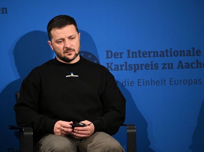 Zelenskyj v nedeľu večer pricestuje do Paríža, tvrdia diplomatické zdroje