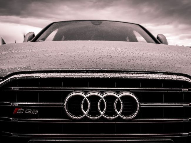 Bývalý šéf Audi sa priznal k podvodom v emisnej kauze