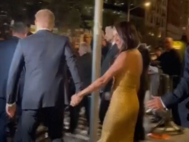 Princ Harry a Meghan takmer havarovali, keď ich prenasledovali paparazzovia