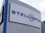 Skupina Stellantis varuje pred hrozbou zatvorenia tovární v Británii