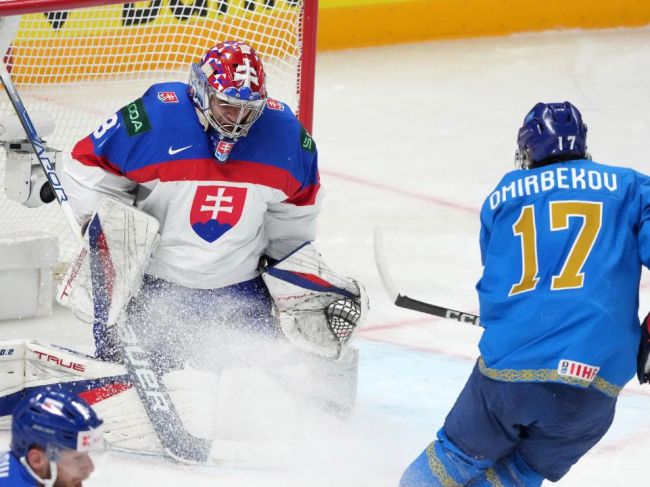 Slovákov pokoril Kazachstan, prehrali sme 3:4 po nájazdoch 