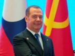 Medvedev: Konflikt môže trvať desaťročia, žiadne rozhovory so Zelenským nebudú