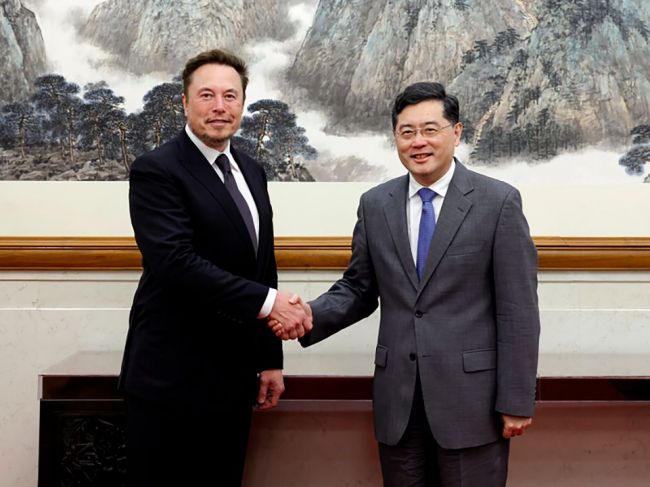 Elon Musk pokračuje v rokovaniach s čínskymi predstaviteľmi