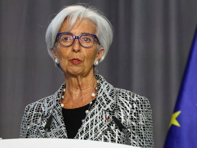 Lagardová: ECB ešte zvýši sadzby, ale pozvoľnejším tempom