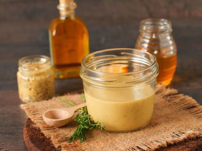 Video: Recept na medovo-horčicový dresing bez majonézy: Je lepší ako z obchodu