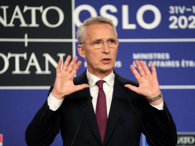 Stoltenberg reagoval na vyhlásenia Smeru-SD: NATO nebude zasahovať do domácich záležitostí 