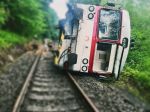 Prevráteným vlakom pri Rimavskej Sobote sa zaoberá polícia, začala trestné stíhanie