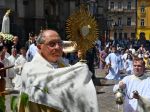 Katolíci slávia sviatok Božieho tela, ktorý je spojený s procesiami