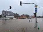 V Bratislave sú na viacerých miestach zaplavené ulice