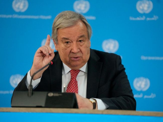 Umelá inteligencia sa rizikami vyrovná jadrovej vojne, varoval Guterres