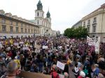 V Poľsku umrela ďalšia žena, tisícky ľudí vyšli do ulíc