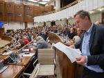 Sociálni partneri vyzývajú na zastavenie prijímania škodlivých návrhov zákonov