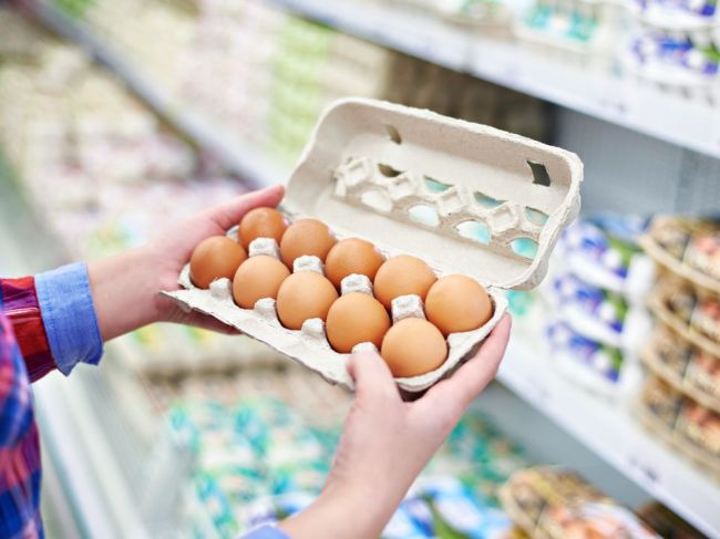 Žena našla v supermarkete jedinečné vajce. Taký úlovok sa len tak ľahko nevidí!