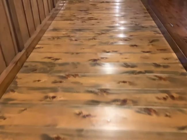 Video: Vŕzgajúce podlahy v Japonsku nie sú ničím výnimočným. Prečo bol po nich taký dopyt?