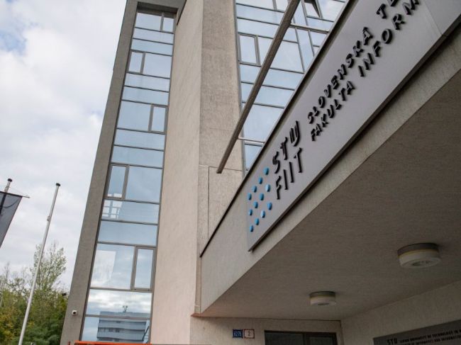 Na dôsledky novej dane za ubytovanie pre študentov upozorňuje aj STU